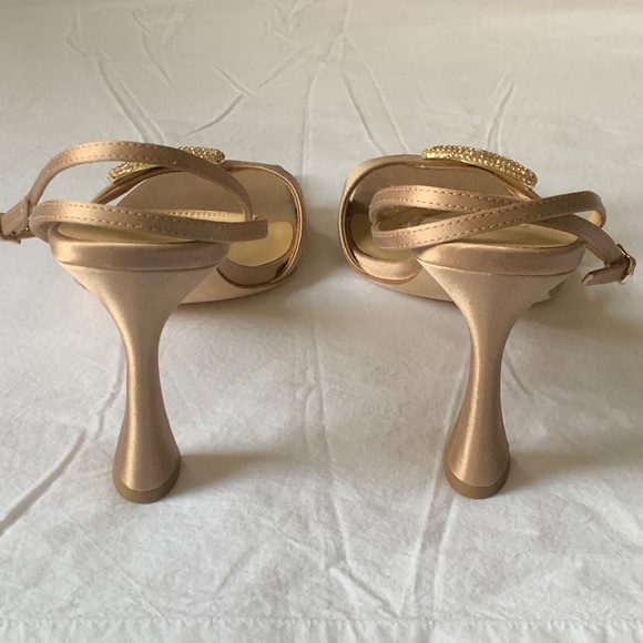 Badgley Mischka Judith Pumps in Clay US9 - Picture 9 of 14